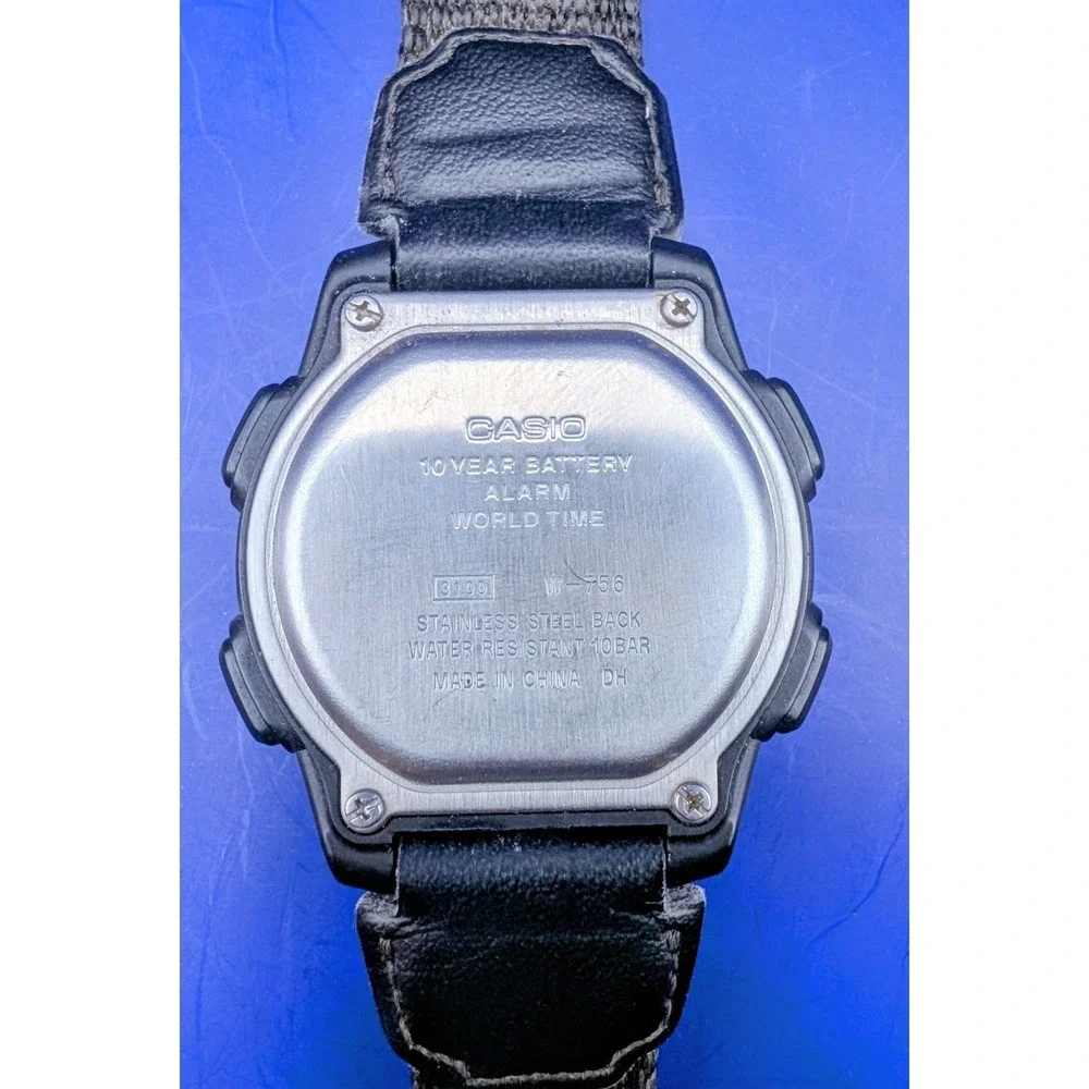 CASIO ILLUMINATOR DIGITAL WATCH 100M‎ WATER RESISTANT, Working